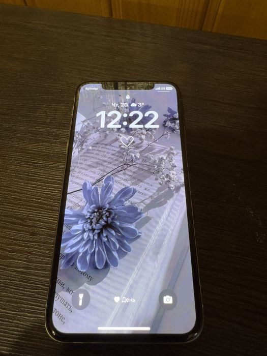 Продам айфон 10 на64 гига