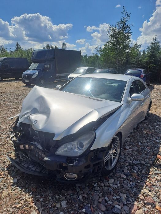 Witam sprzedam na części CLS320 CDI