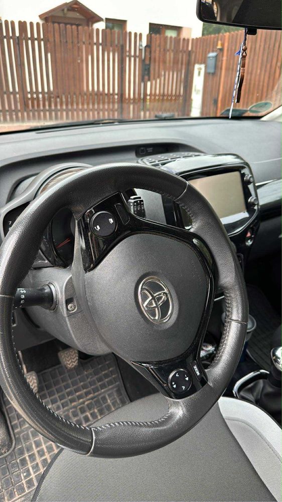 Toyota Aygo 1.0 VVT-i X-Clusiv z 2015 r