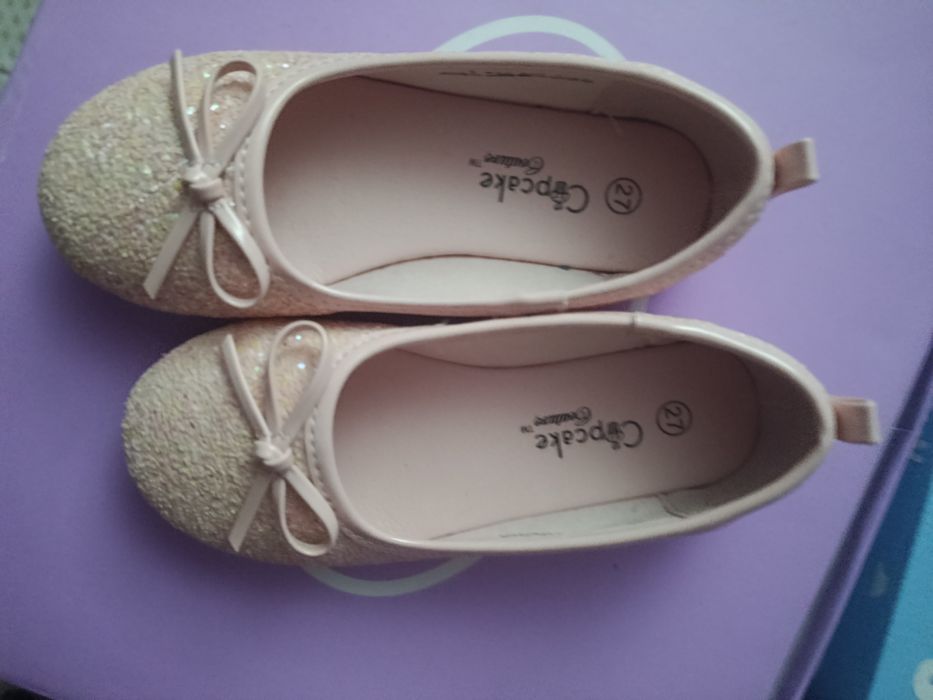 Sapatos/sabrinas novas