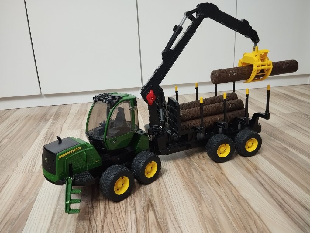 FORWARDER John Deere 02133 Bruder do wywozu drewna