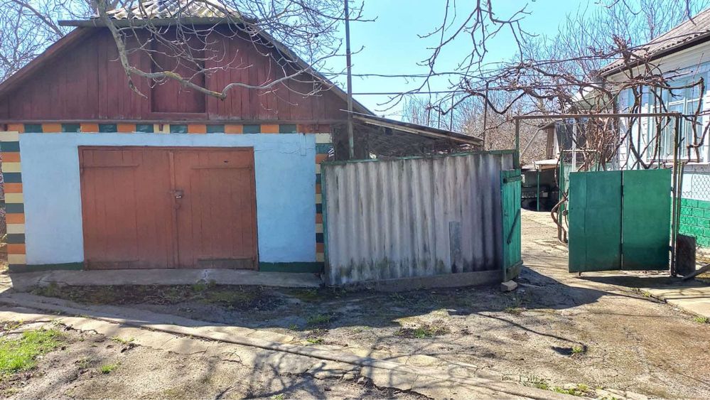 ТЕРМІНОВО  продається Будинок с. Яланець