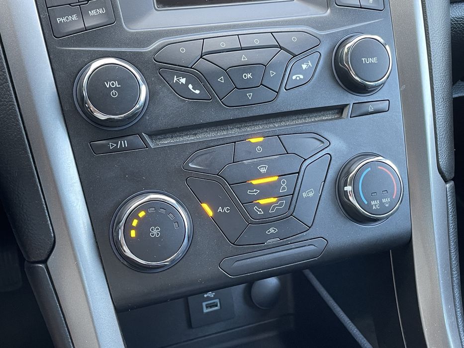 Ford Fusion SE 2017 року випуску