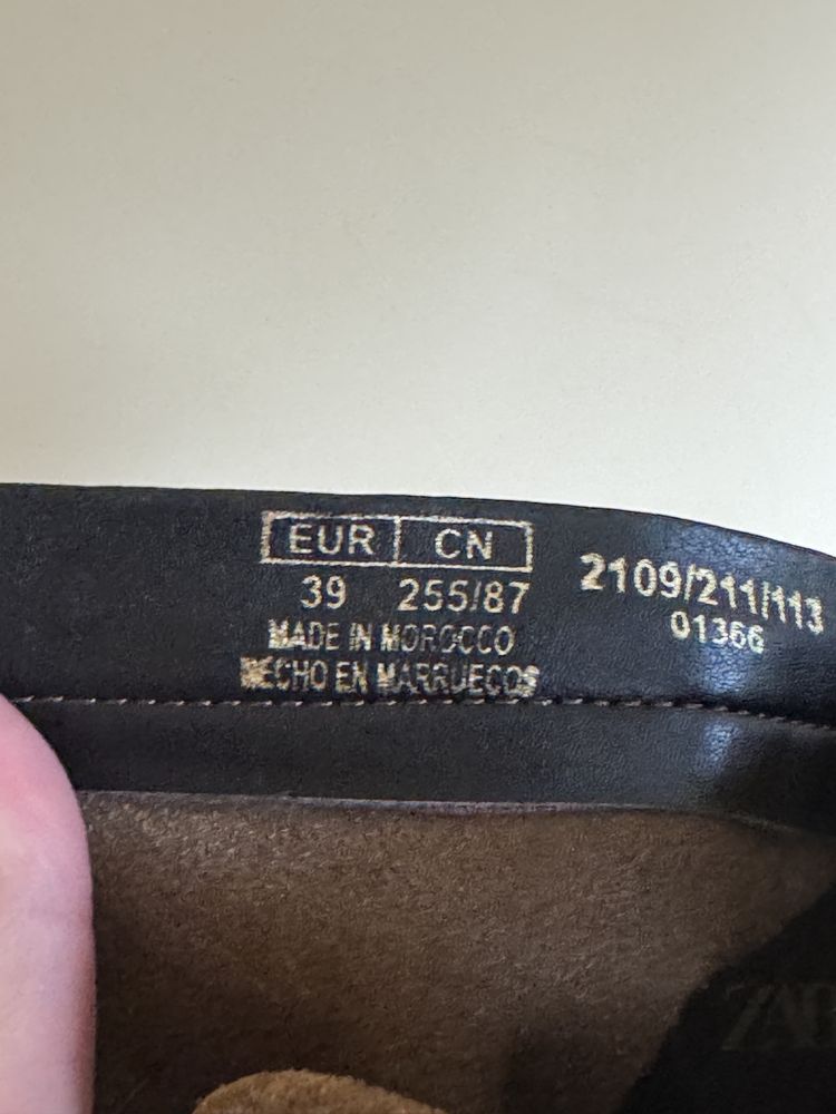 Казаки Zara з натуральної шкіри
