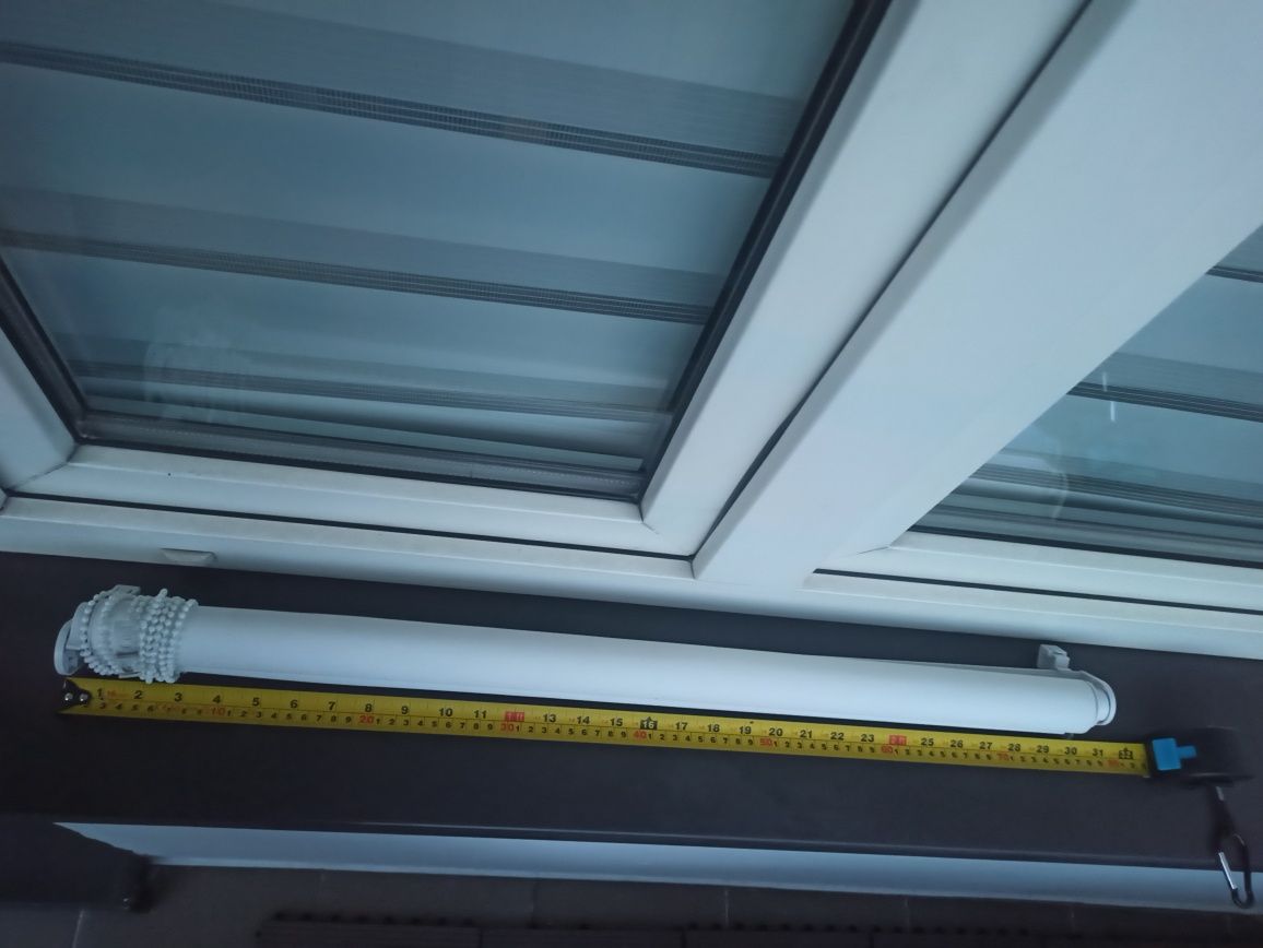 Roleta biała 43.5 cm 38.5 cm 37cm 73.5 cm Dzień noc