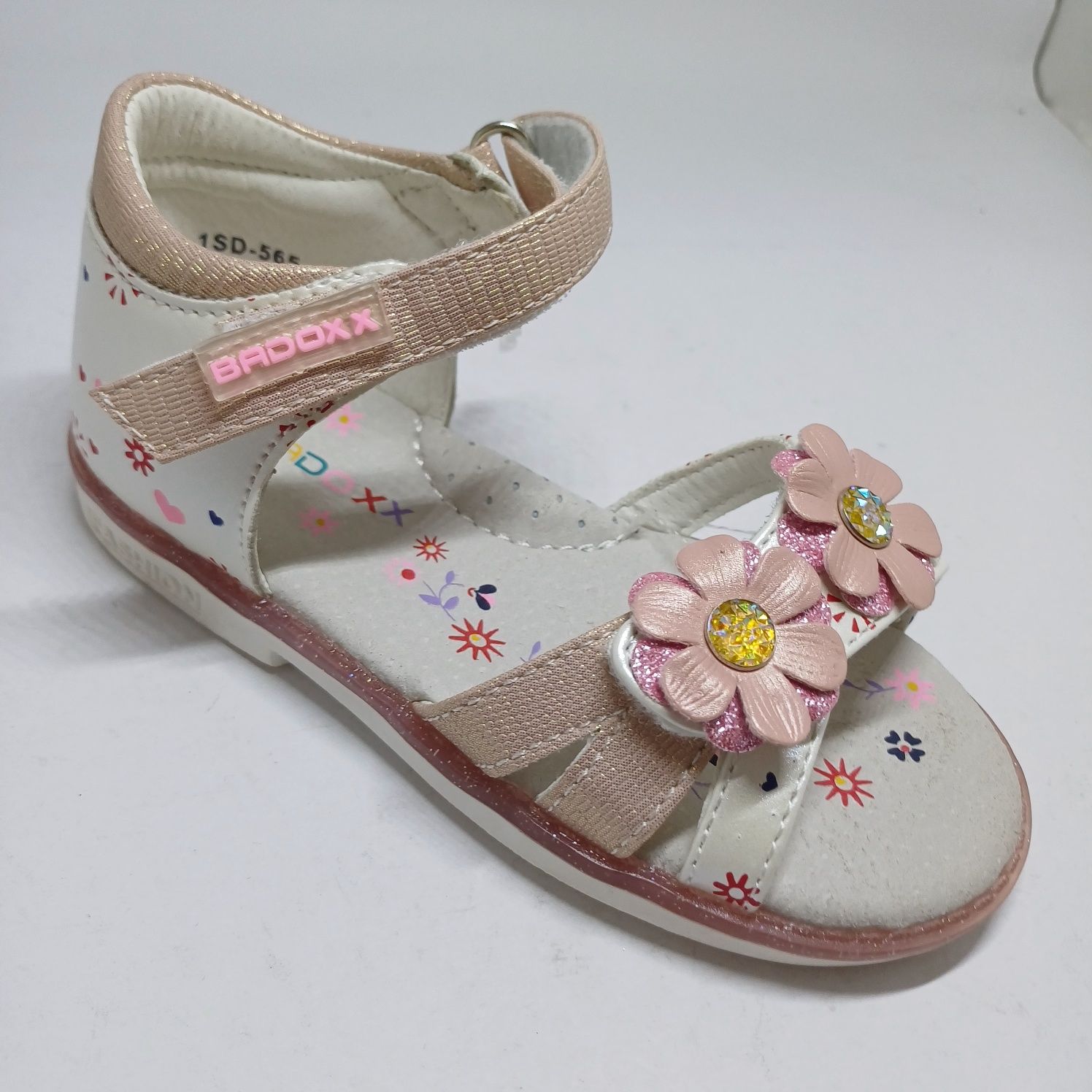 Nowe sandały roz 25 Wkładka skórzana profilowana 17 cm