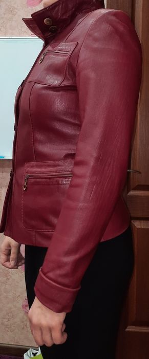 Женский кожаный пиджак