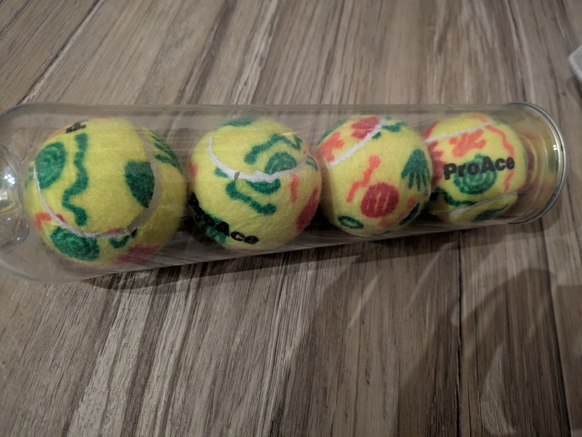 Piłki do tenisa ziemnego nowe 4szt proace