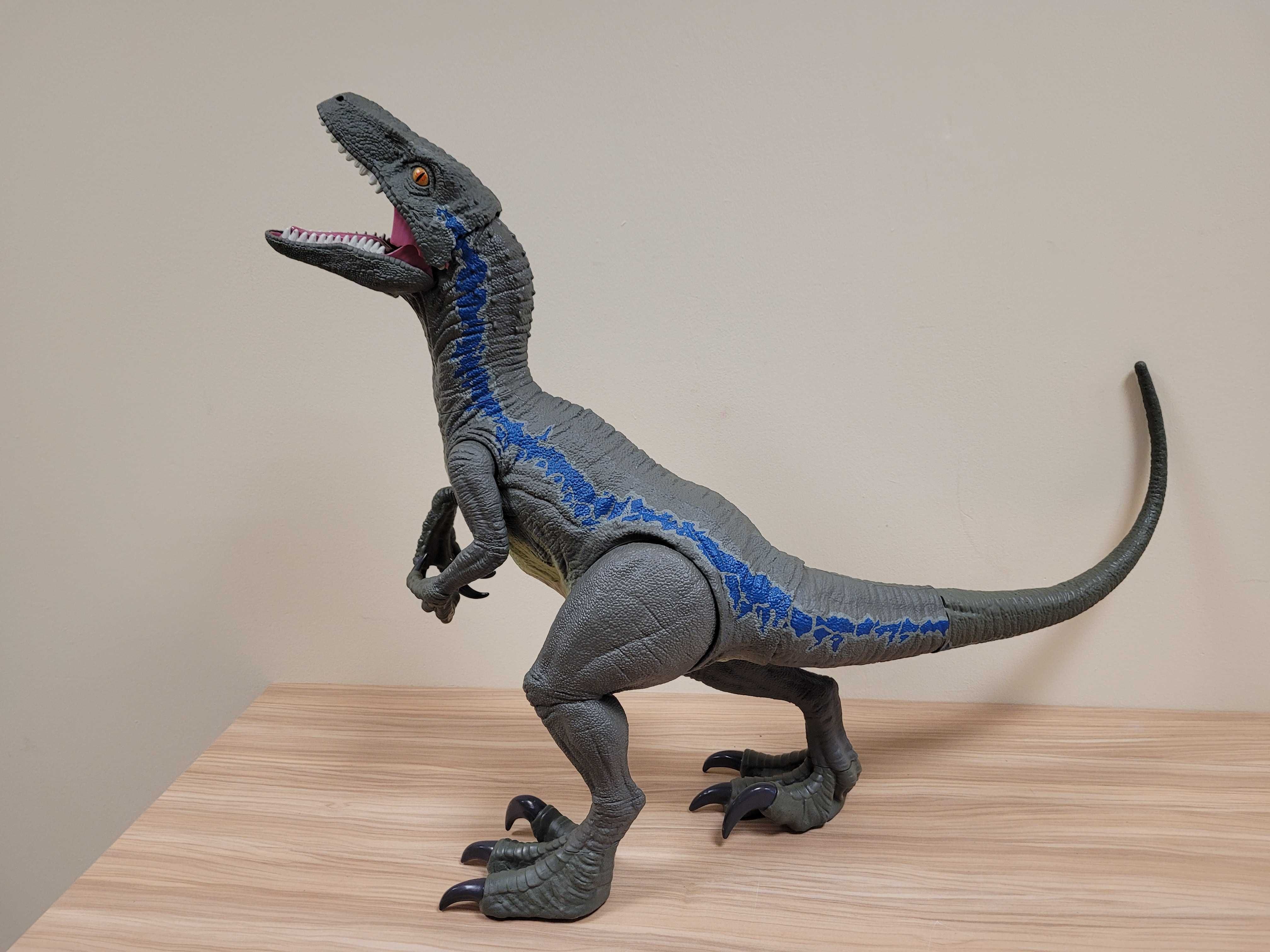 Dinozaur Velociraptor Blue Colosal Jurasic Park