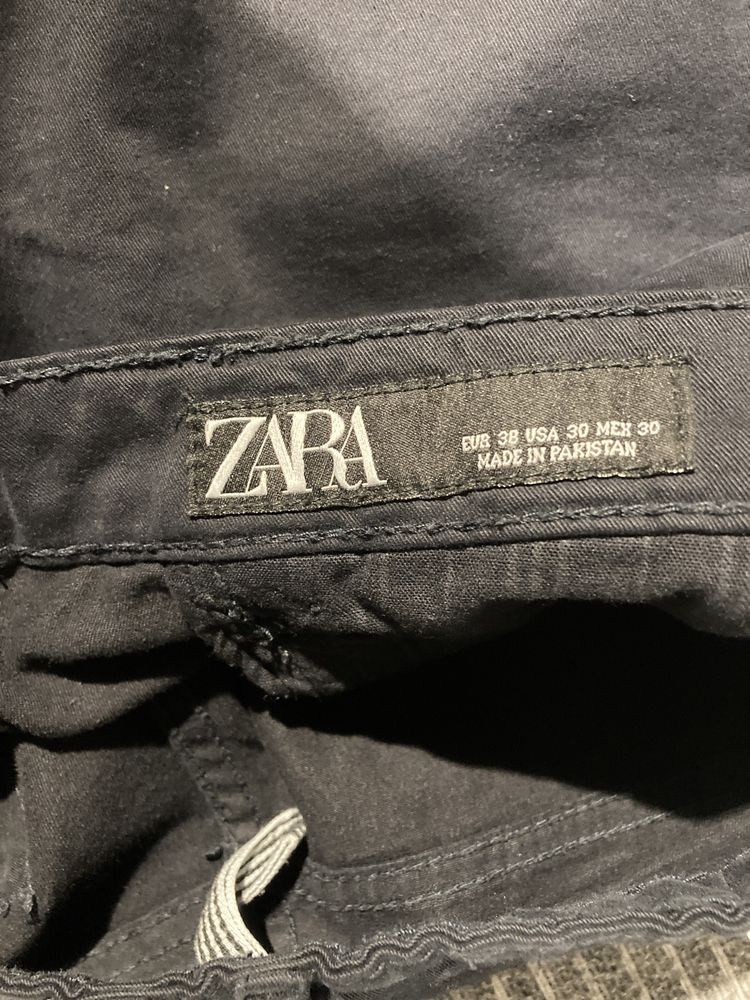 Używane granatowe spodnie Zara rozmiar 38