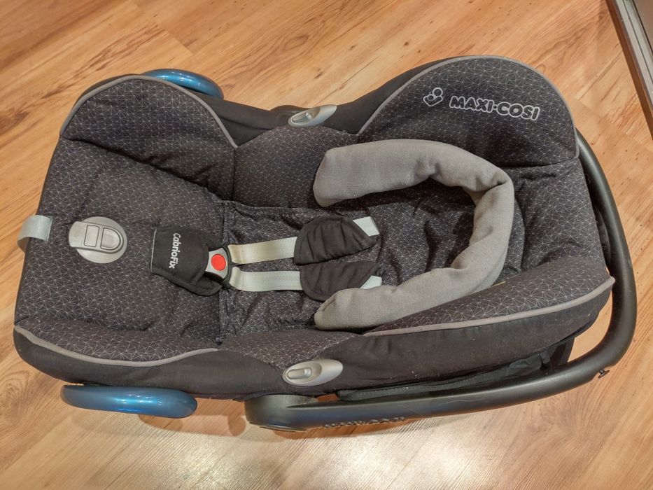 Fotelik Maxi Cosi Cabrio Fix, nosidełko