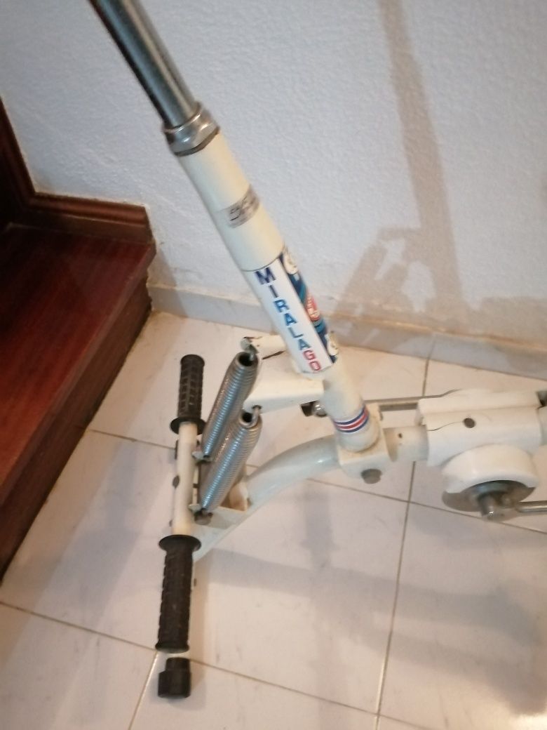 Bicicleta estàtica com funçao remos