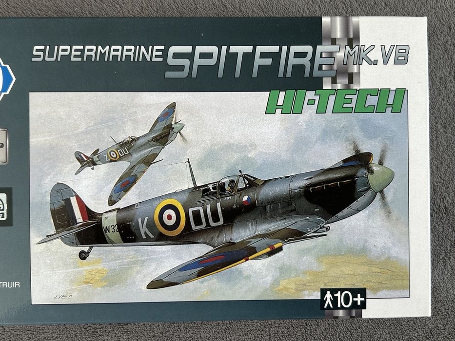 Samolot Supermarine Spitfire MK.V Hi-tech model do sklejania Smer 0887