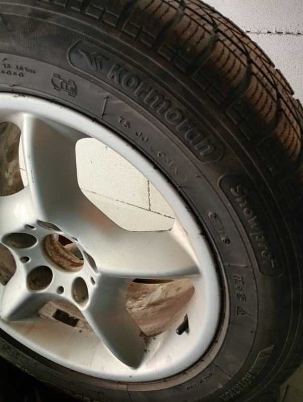 Opony zimowe na felgach BMW X3 E83 225/55 r17