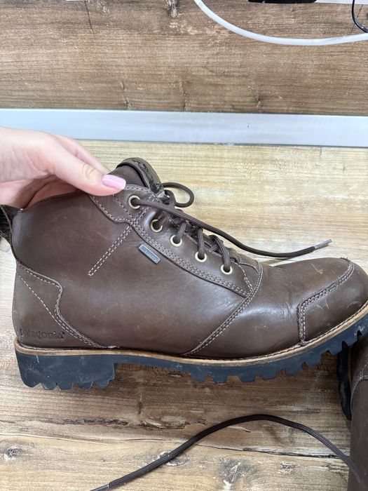 Продам чоловічі черевики Patagonia.