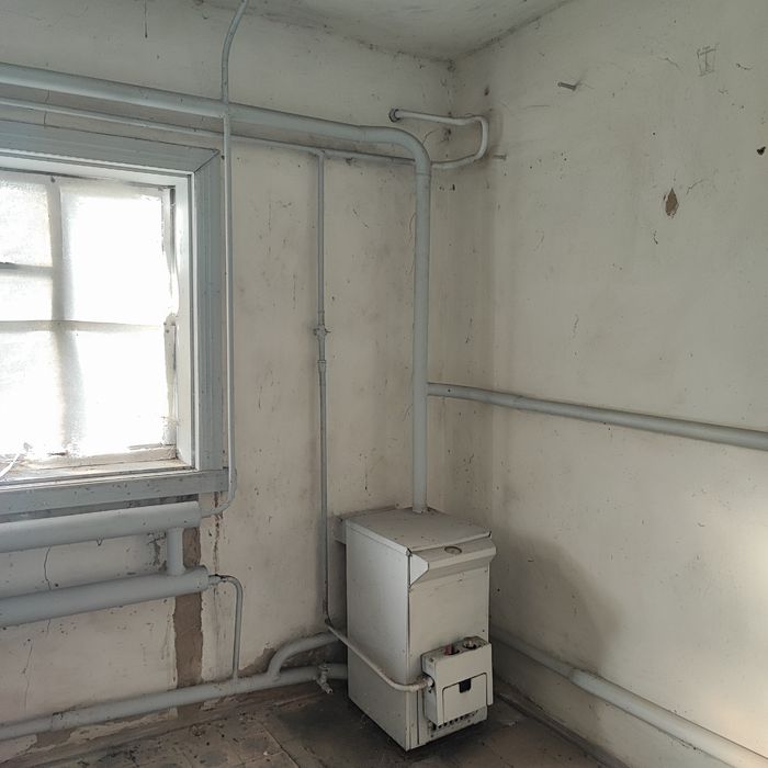 Продам будинок  із літньою кухнею та ділянкою 35 соток, Савинці.