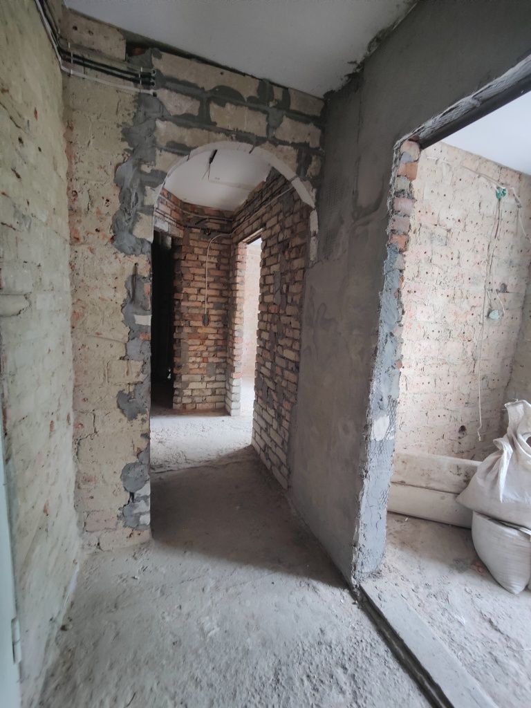 Продаж 2 кімнатної квартири в центрі