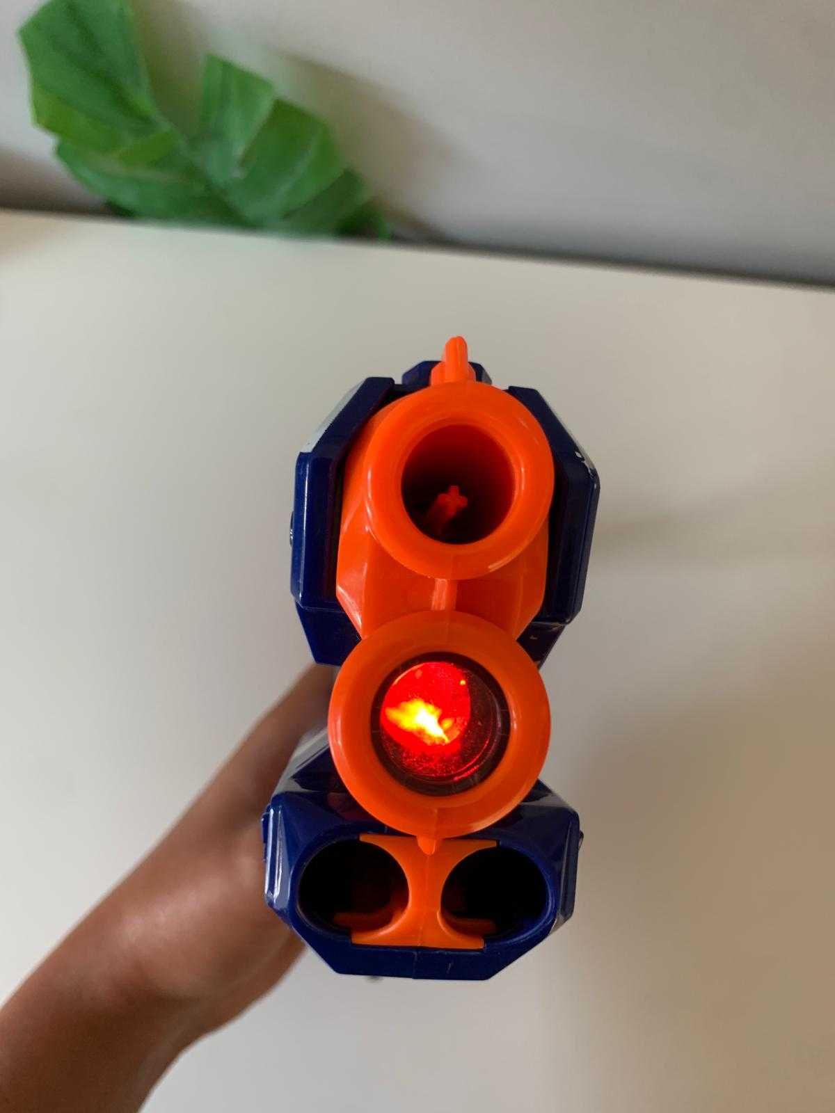 NERF firestrike z laserem