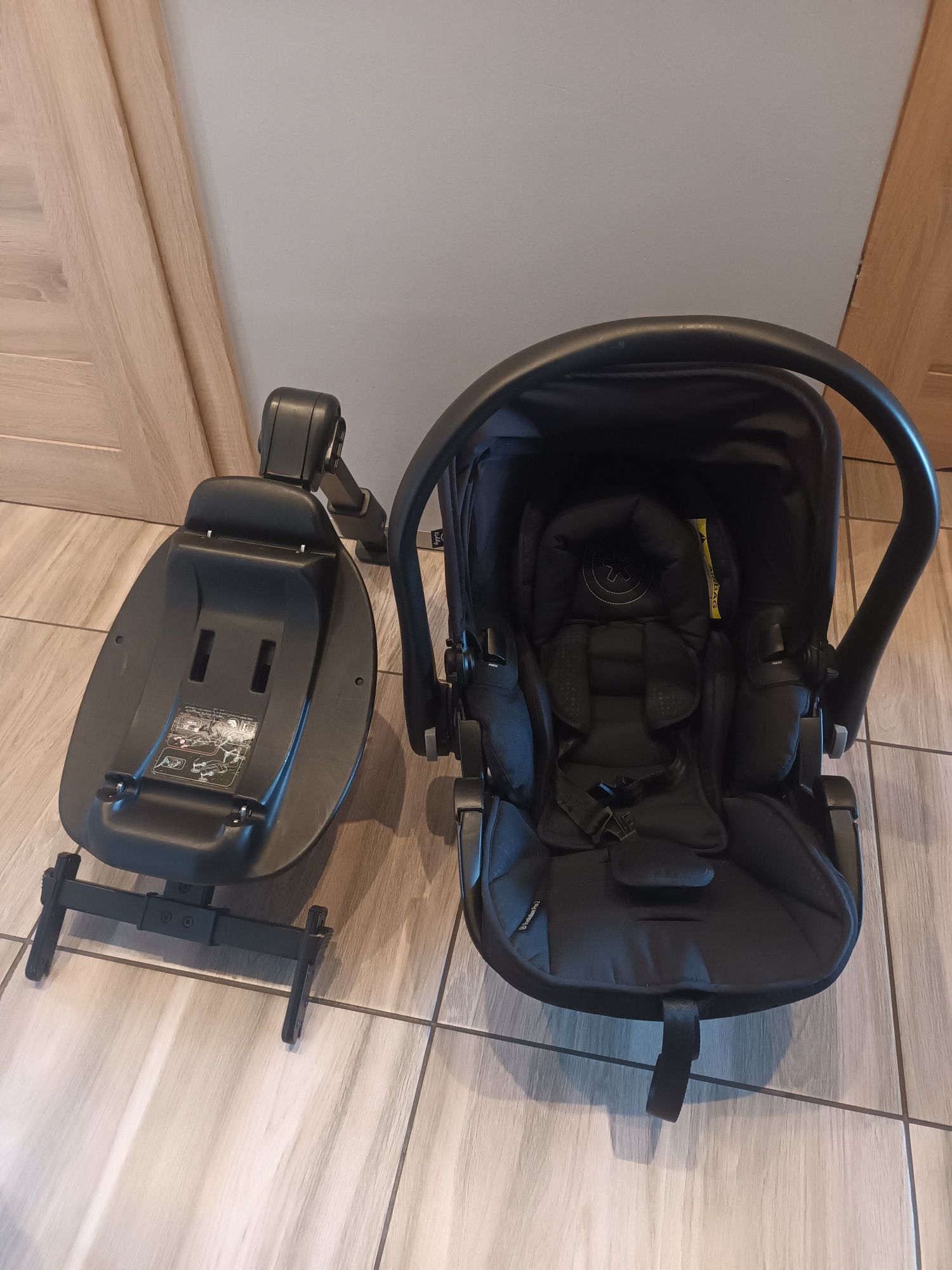 Nosidełko Kiddy evolution pro 2 plus baza