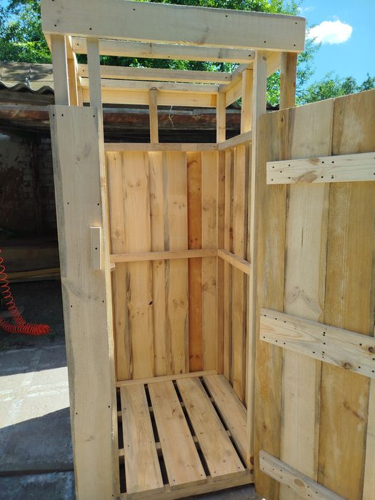 Дерев'яний душ..