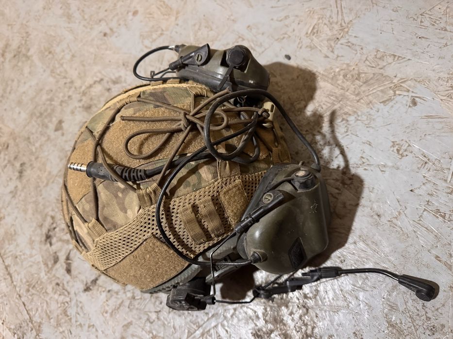 Каска со всем обмундированием