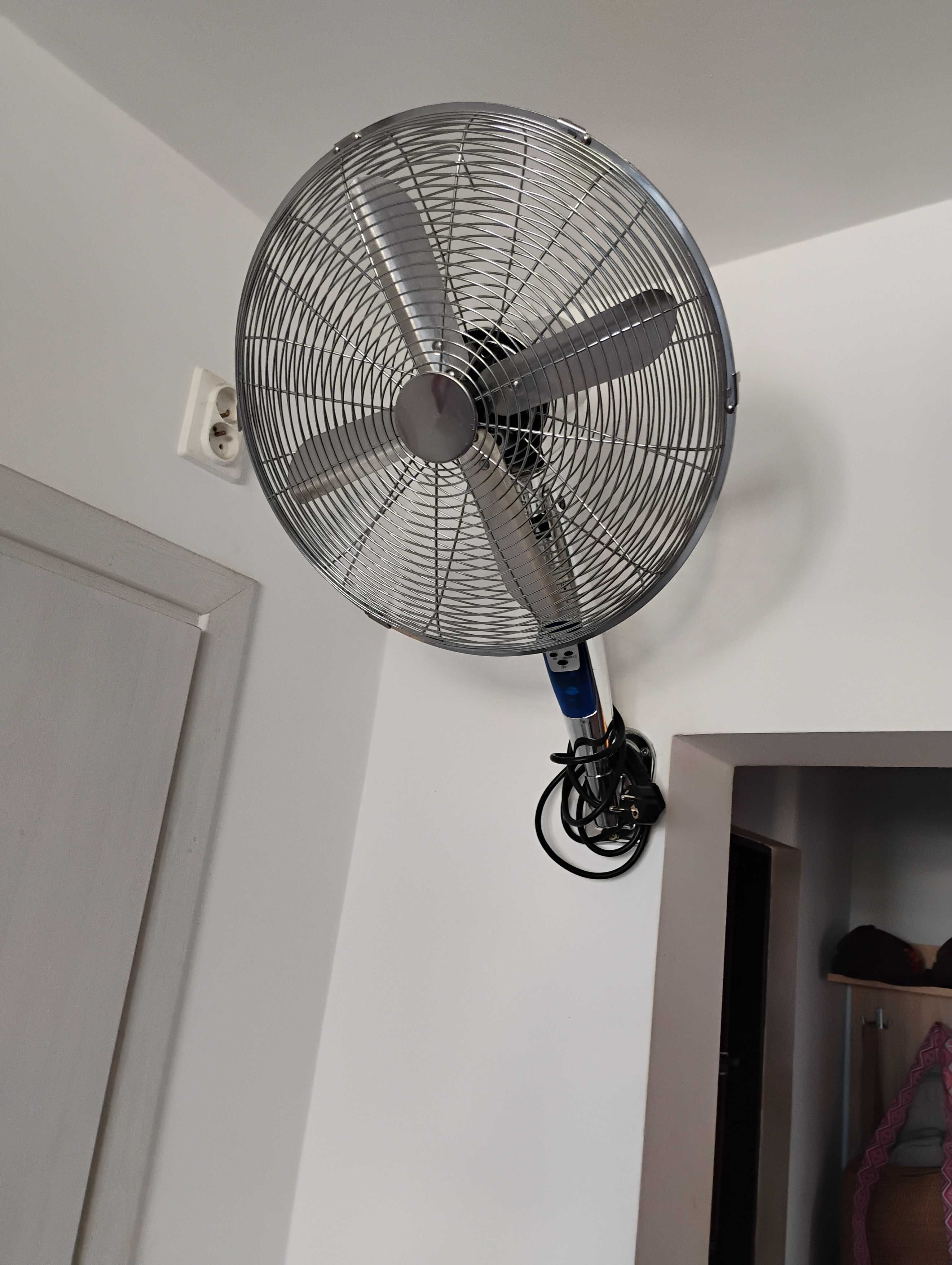 Wentylator ścienny z pilotem