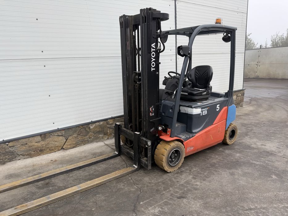 Toyota 8FBMT18 TRIPLEX 4.70 m Elektryk pod obrotnice