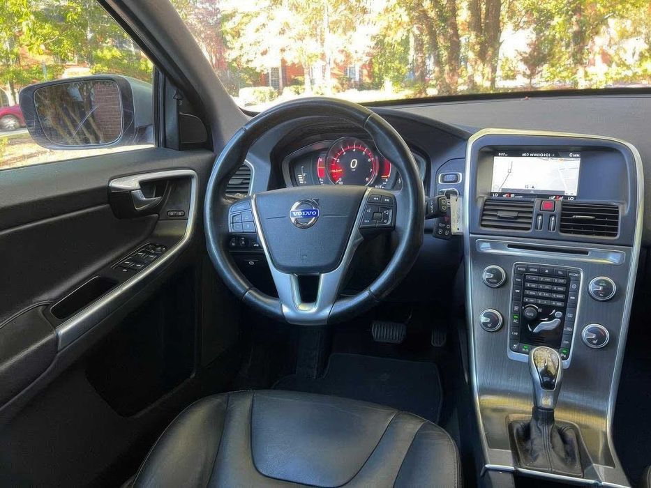 Volvo XC60 T5 Premier      2015