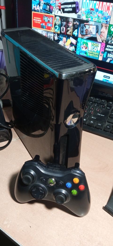 Xbox 360 slim ,геймпад, ігри