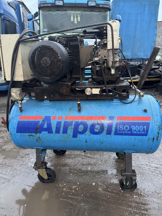 Kompresor śrubowy z butlą 400 litrów