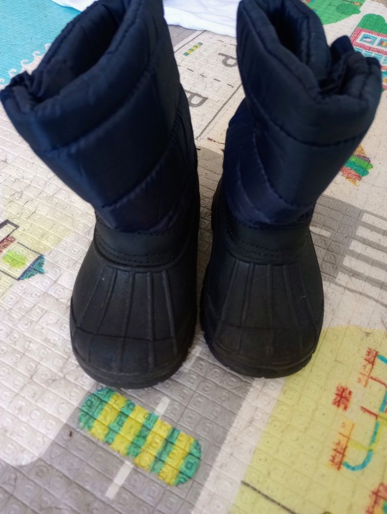 Gumowane buty śniegowce RuggedBear rozm. 23( 6 USA) 14,3 cm