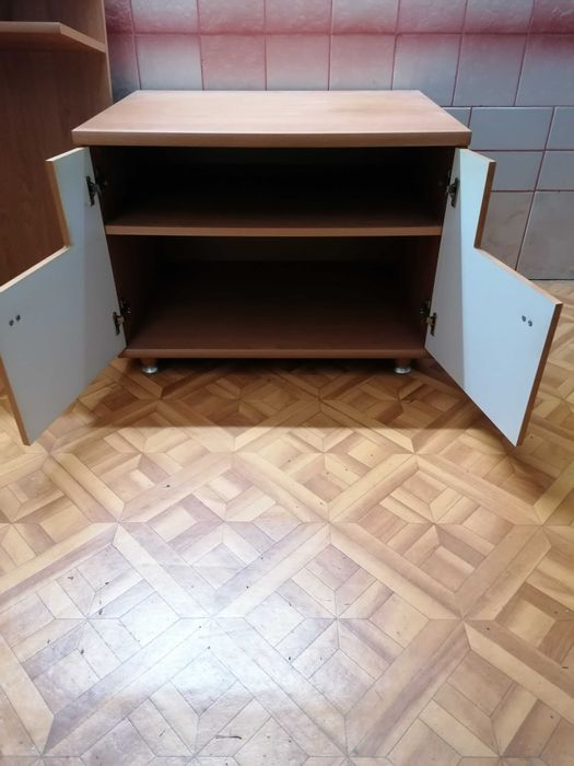 Półka wisząca i szafka rtv