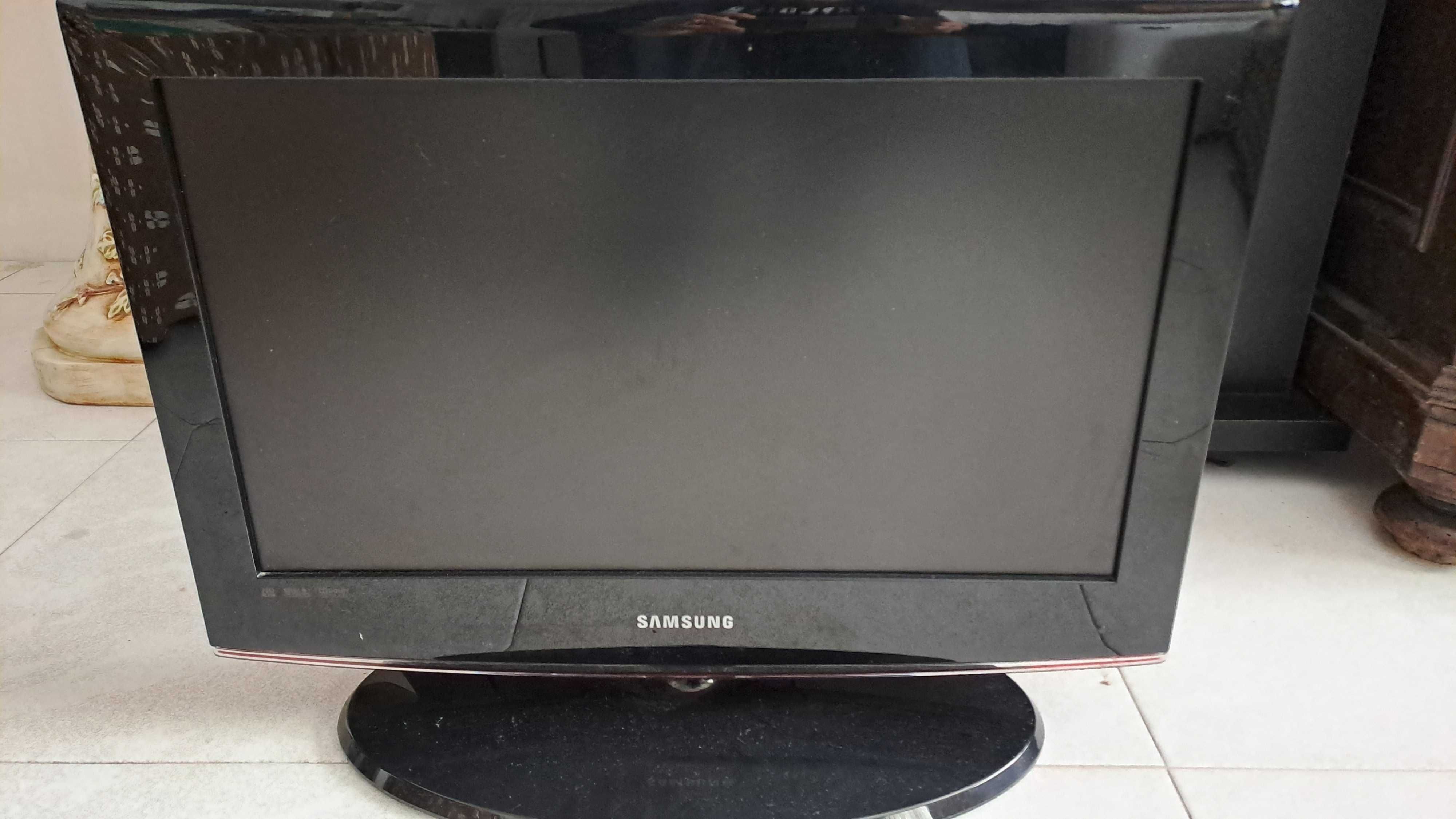 TV LCD Samsung LE22B450C4W - para PEÇAS