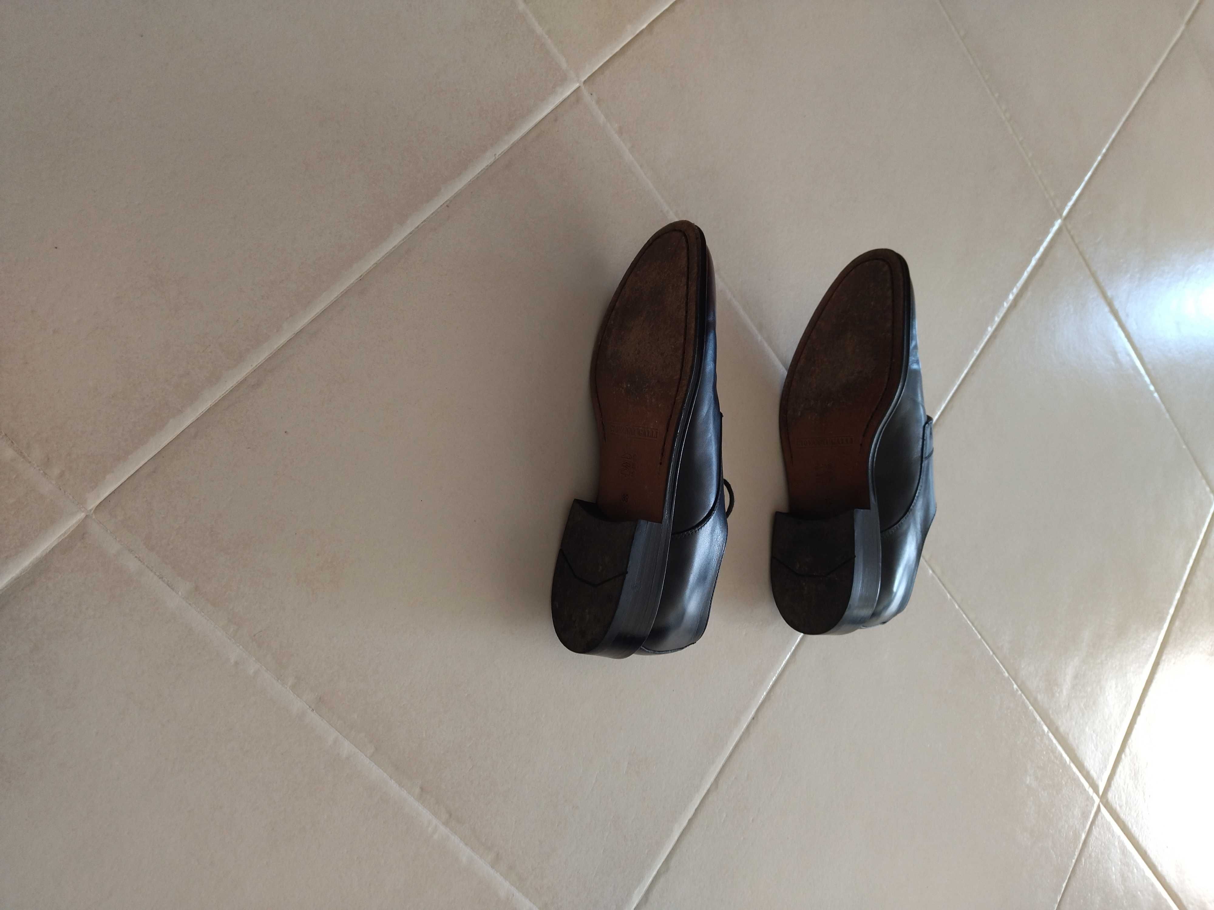 Sapatos de Clássicos de Pele - Marca Giovanni Galli - Tamanho 39