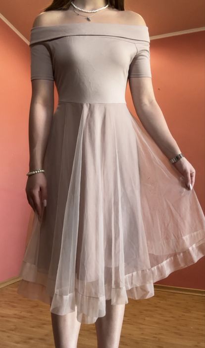 Святкова пудрова сукня