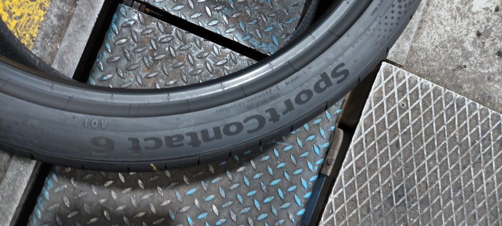 Pneus 255/35/21 continental semi novos