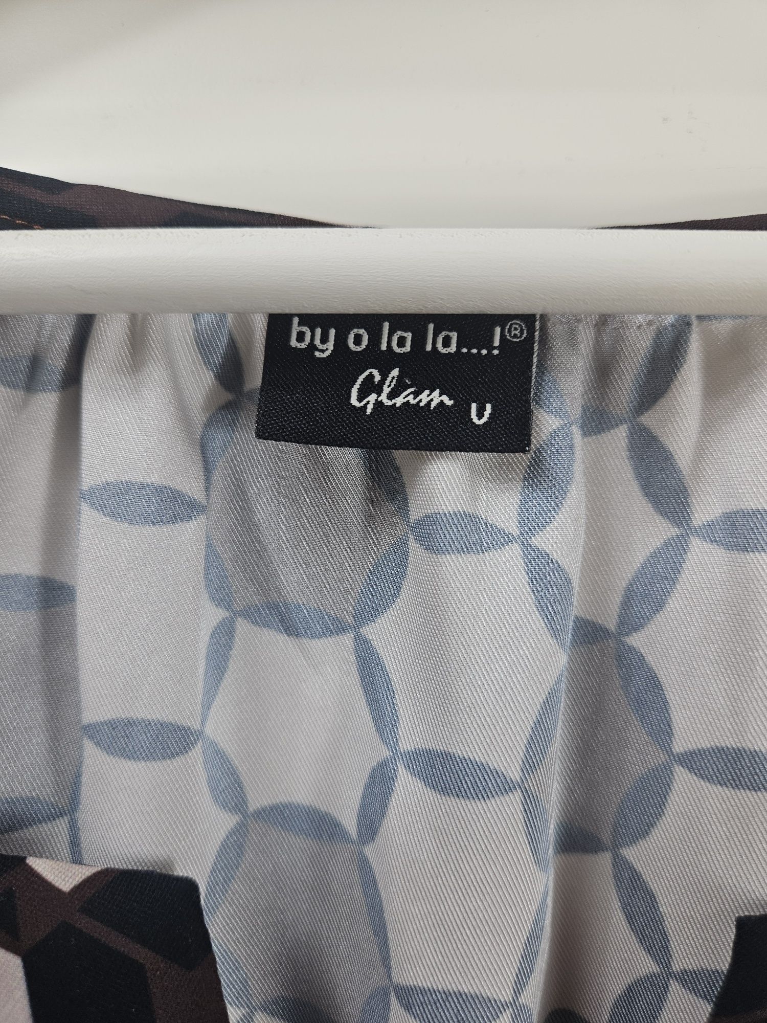 Szykowna sukienka, rozmiar 44. Firma "by o la, la".