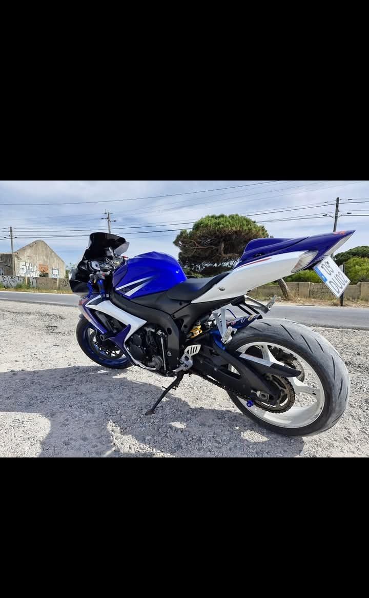 GSXR 750 como nova