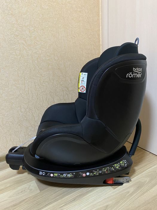 Автокресло поворотное BRITAX-ROMER DUALFIX 2 R с рождения до 4 лет