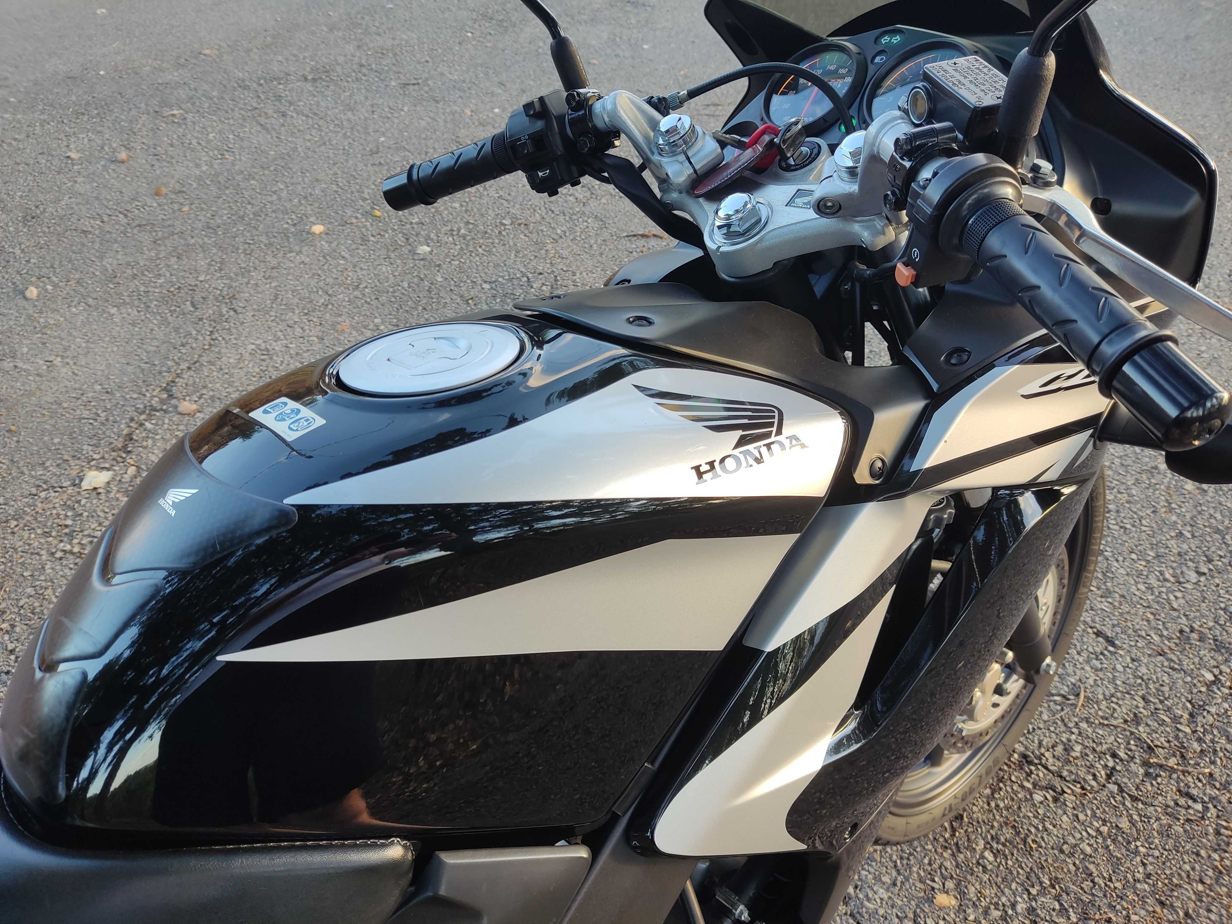 Honda Cbr 125, muito bom estado