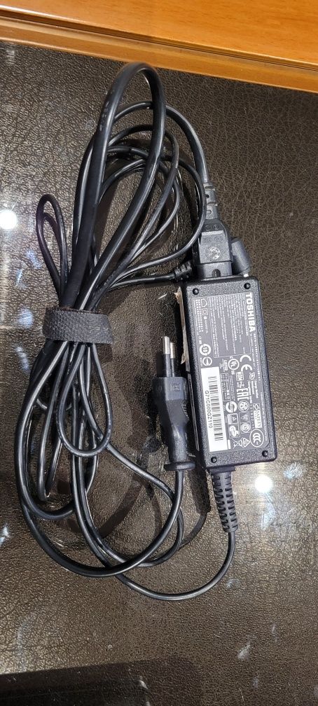 Vendo PC TOSHIBA SATÉLITE L70 - C - c/17" com mala
