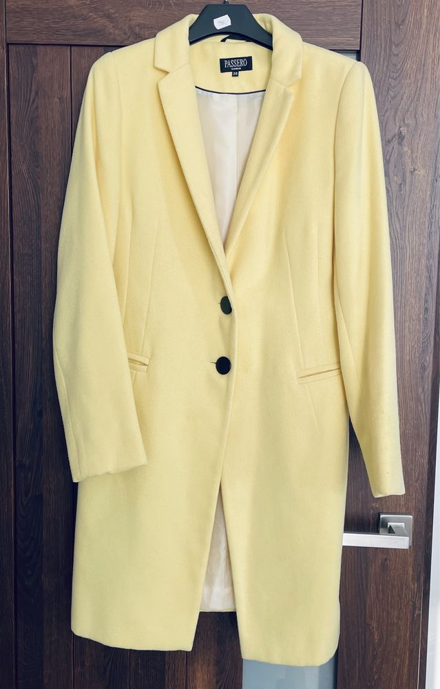 Żółty wełniany płaszcz Passero rozmiar 38