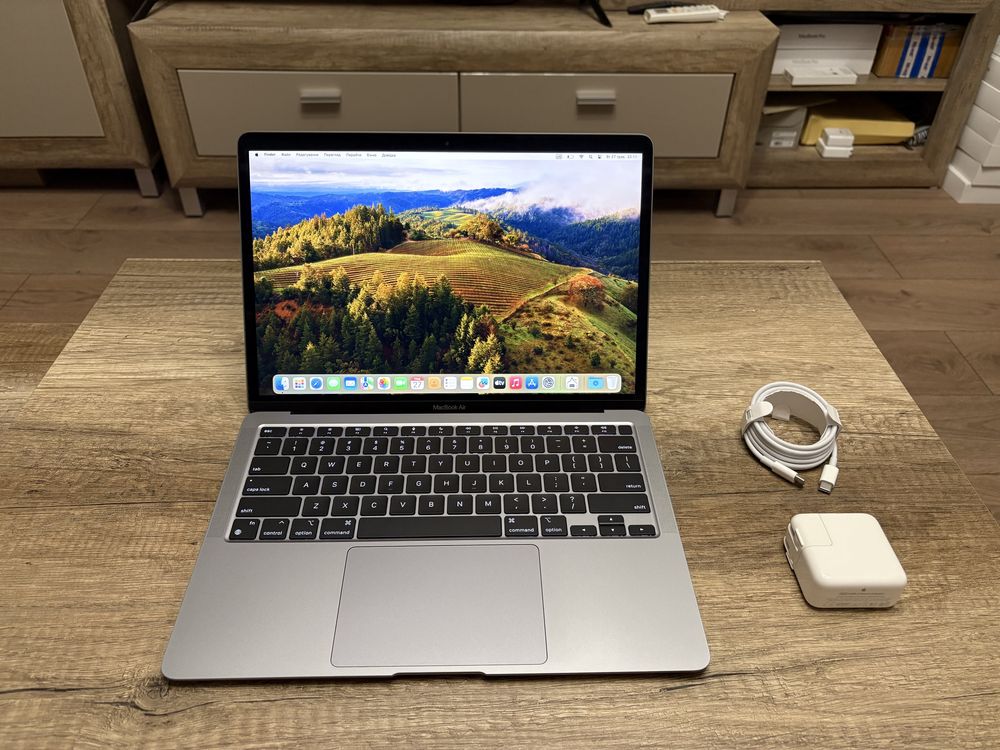 Макбук Apple MacBook Air 13" 2020 M1 16/256 Space Gray