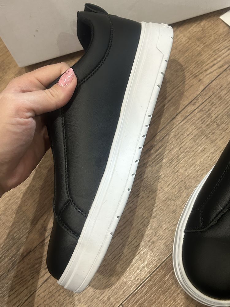 Nowe buty Calvin Klein