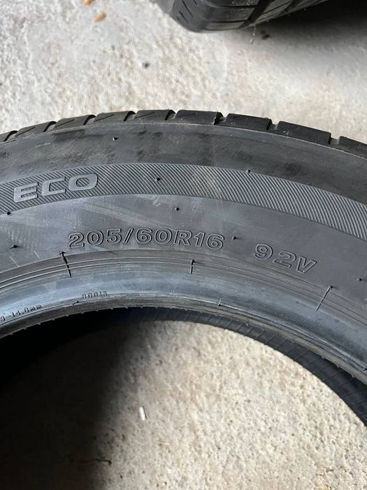 Продам BRIDGESTONE 205/60/r16 (1323)
