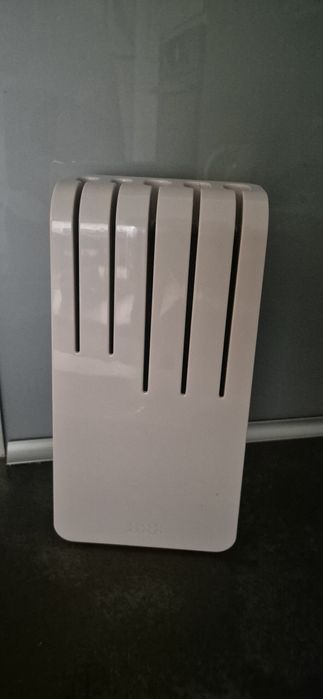 Stojak na noże szary
