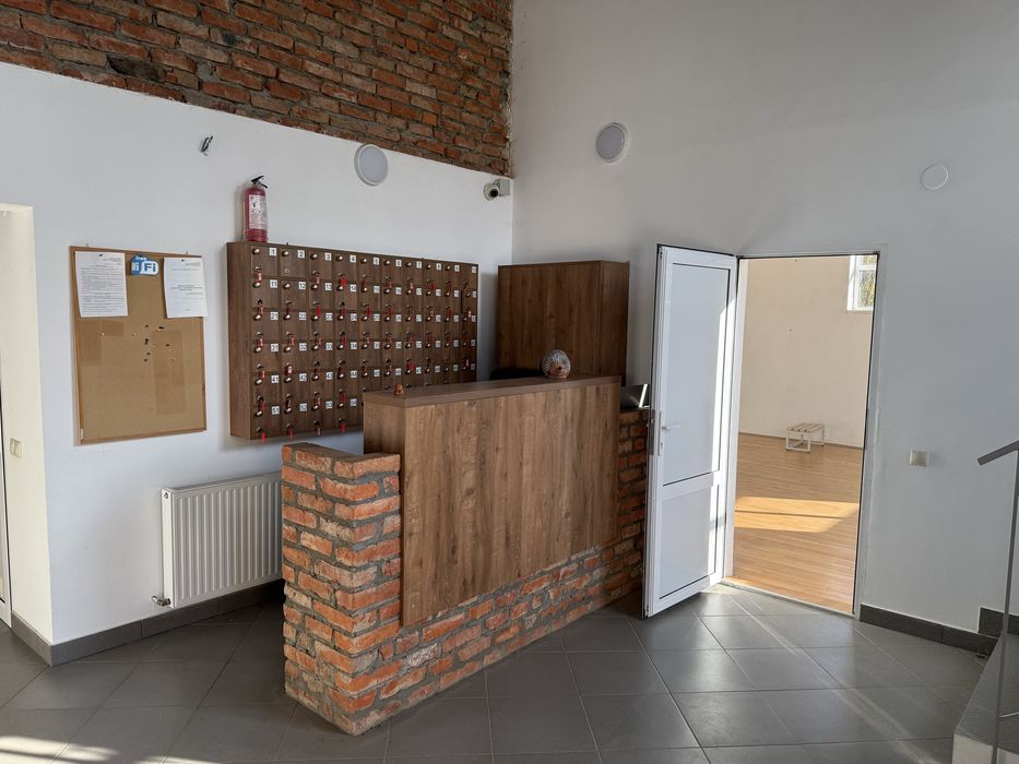 Спортзал з обладнанням