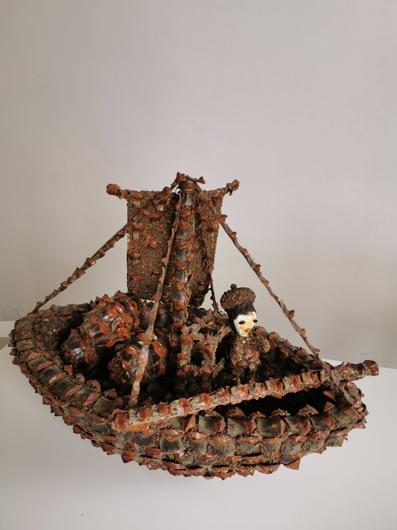 Embarcação, Barco, Pinhas secas, artesanato genuíno Português