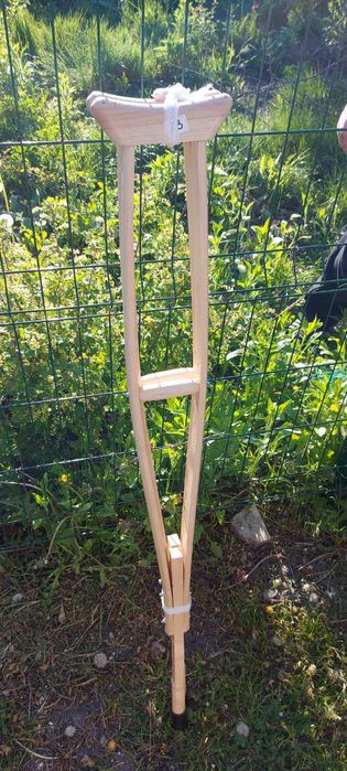 Продам новые костыли