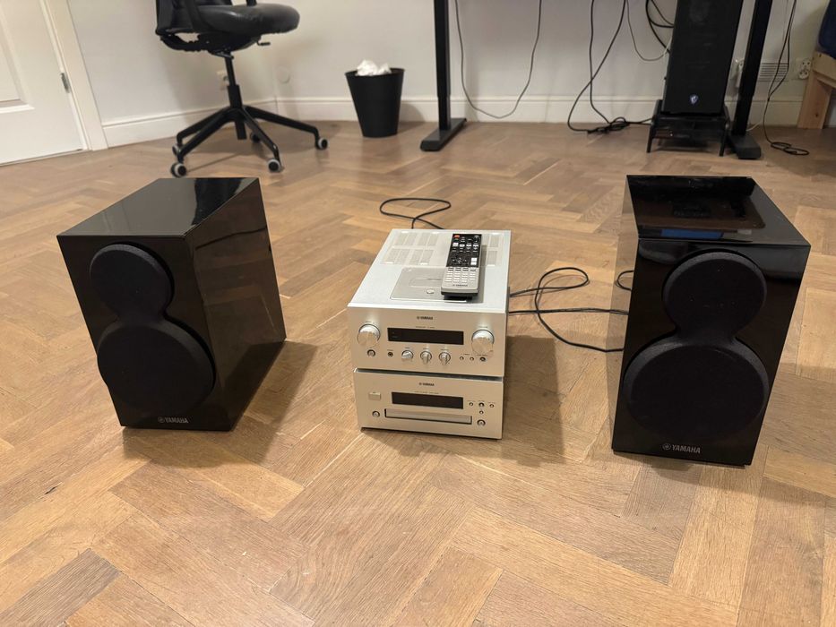 Yamaha PianoCraft MCR-840 – zestaw stereo (srebrny) – pilot, głośniki